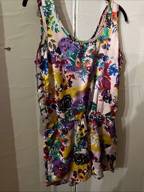 Floral Sleeveless Summer romper size large in Multicolor. Little bit too tight.